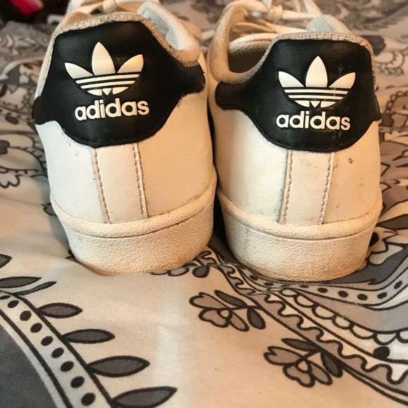 Adidas women’s shoes size 7.5 - Picture 3 of 3